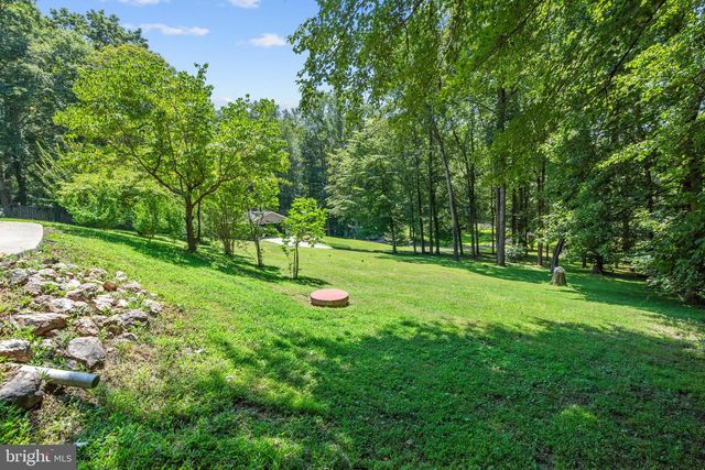 10418 ADEL RD, Oakton, VA 22124