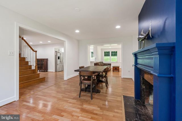 10418 ADEL RD, Oakton, VA 22124