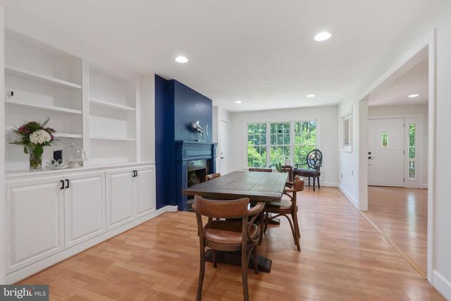 10418 ADEL RD, Oakton, VA 22124