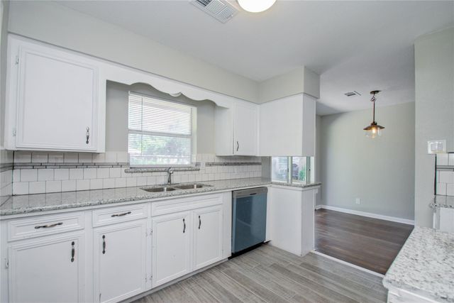 10226 Envoy Street, Houston, TX 77016