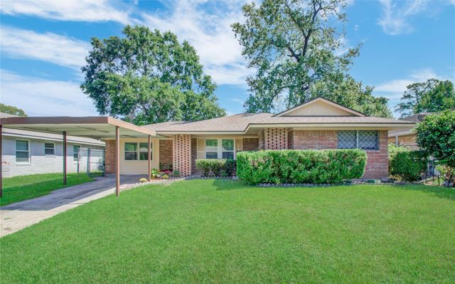 10226 Envoy Street, Houston, TX 77016