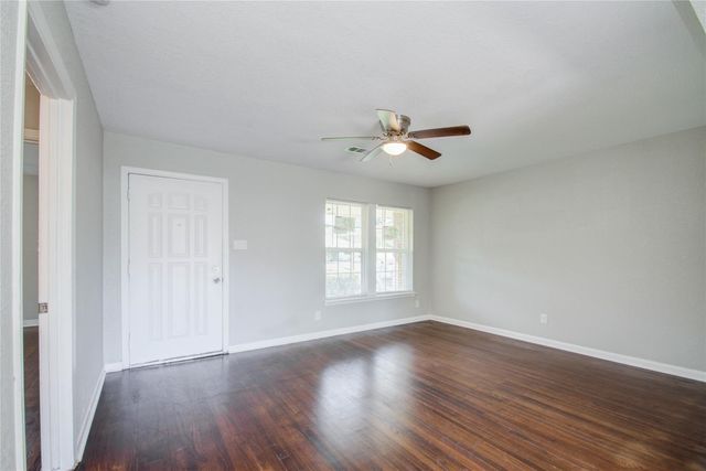 10226 Envoy Street, Houston, TX 77016