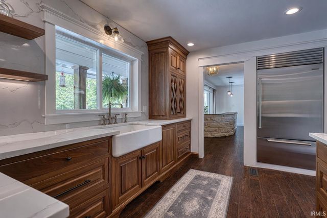 4201 Jennings Lane, Evansville, IN 47720