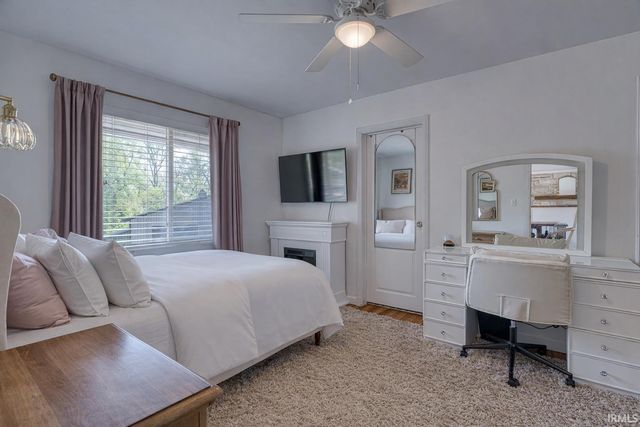 4201 Jennings Lane, Evansville, IN 47720
