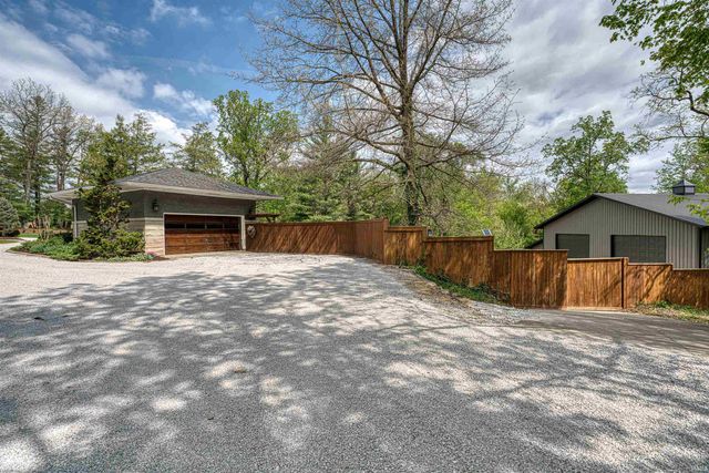 4201 Jennings Lane, Evansville, IN 47720