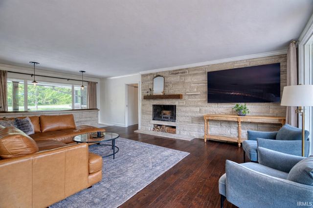 4201 Jennings Lane, Evansville, IN 47720