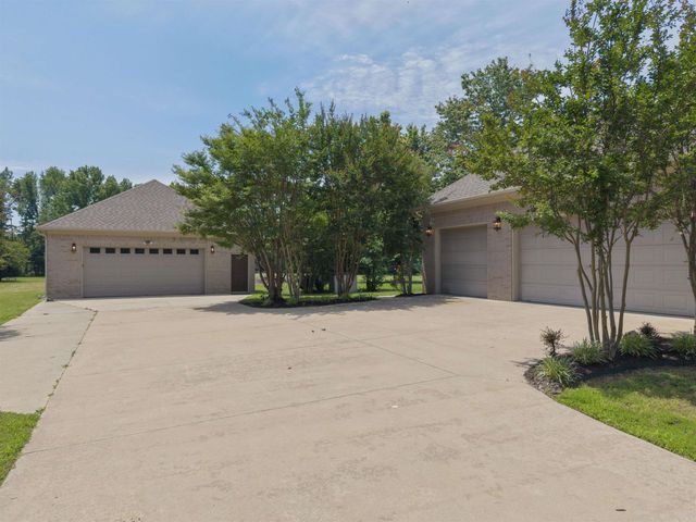 305 Edgewood Dr, Cabot, AR 72023