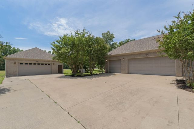 305 Edgewood Dr, Cabot, AR 72023