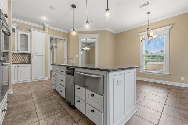 305 Edgewood Dr, Cabot, AR 72023