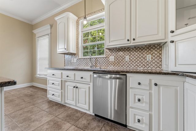 305 Edgewood Dr, Cabot, AR 72023
