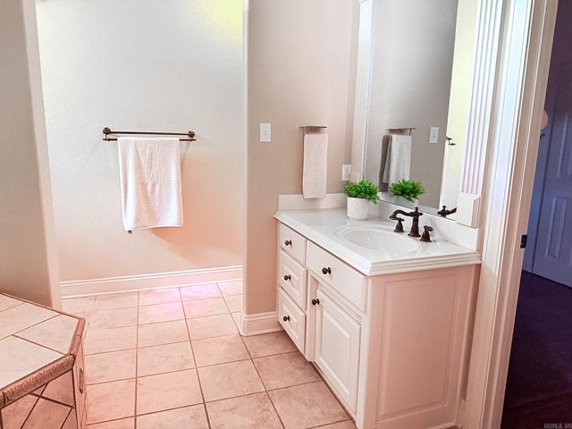 305 Edgewood Dr, Cabot, AR 72023