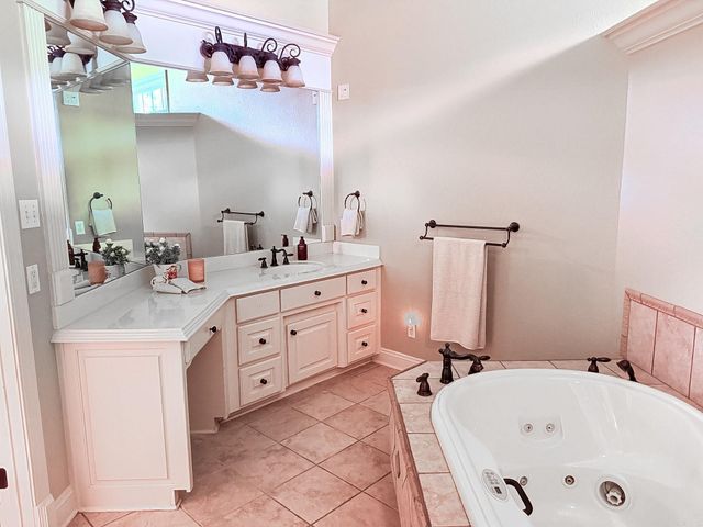 305 Edgewood Dr, Cabot, AR 72023