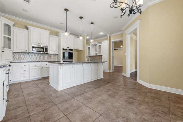 305 Edgewood Dr, Cabot, AR 72023