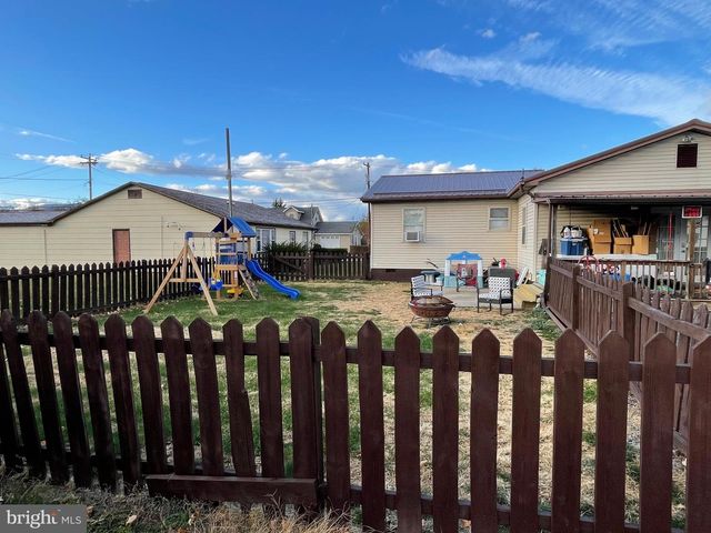 207 CENTRAL AVE, Moorefield, WV 26836