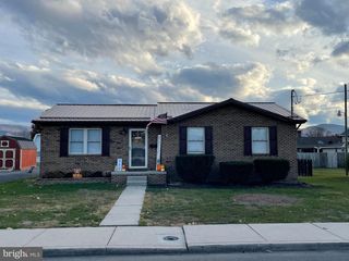 207 CENTRAL AVE, Moorefield, WV 26836