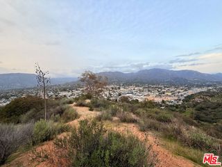 9735 N Estaban Way, Tujunga, CA 91042