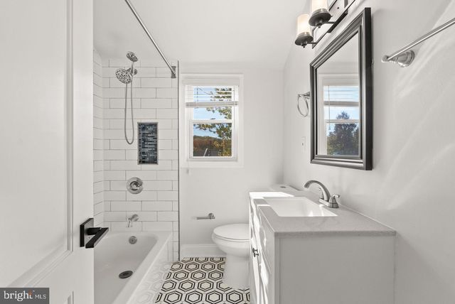4355 G ST SE, Washington, DC 20019