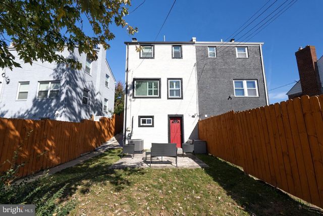 4355 G ST SE, Washington, DC 20019