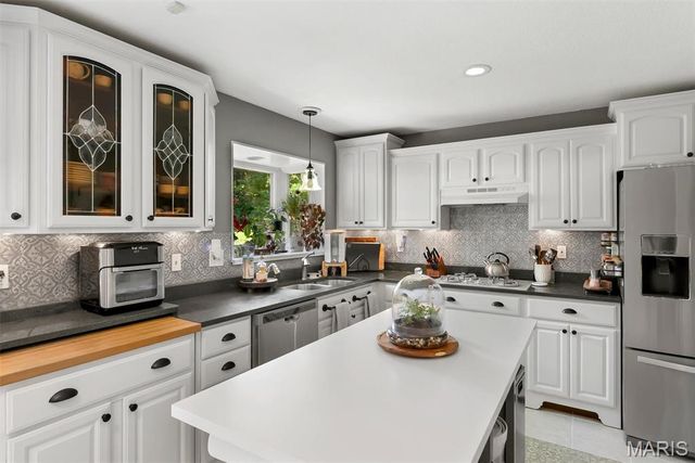 2516 Denlo Court, Fenton, MO 63026