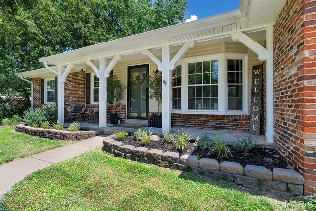 2516 Denlo Court, Fenton, MO 63026