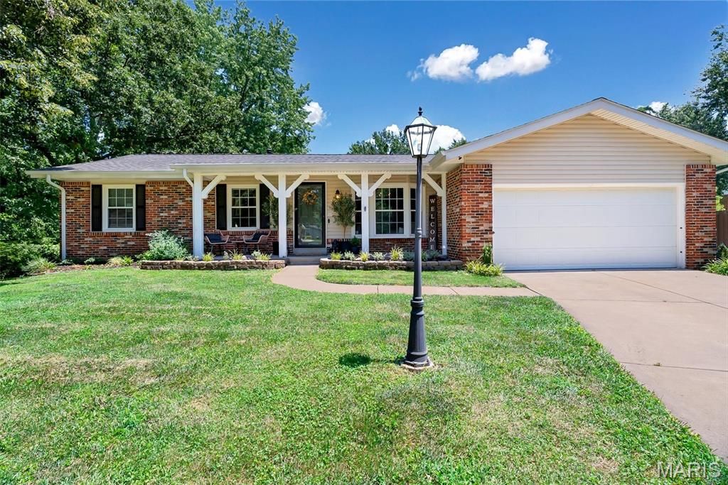2516 Denlo Court, Fenton, MO 63026