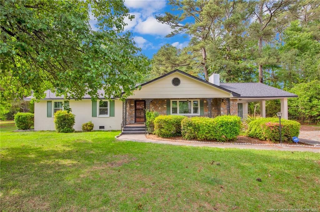 838 W 3rd Avenue, Red Springs, NC 28377