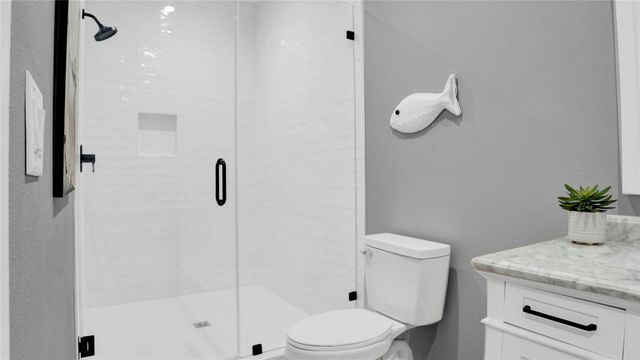 1036 Sunset Circle W, Crystal Beach, TX 77650