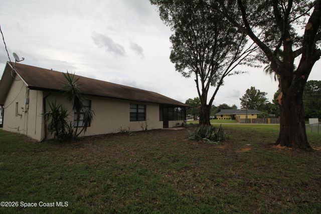 1300 Lamplighter Drive NW, Palm Bay, FL 32907