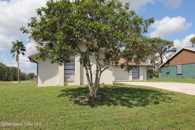 1300 Lamplighter Drive NW, Palm Bay, FL 32907