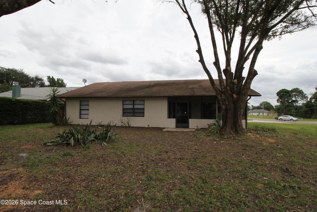 1300 Lamplighter Drive NW, Palm Bay, FL 32907