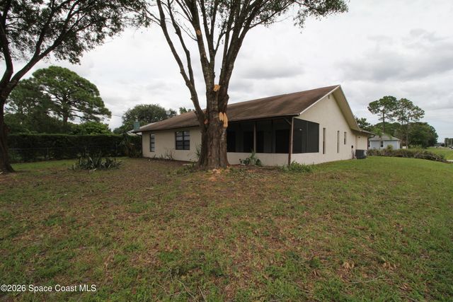 1300 Lamplighter Drive NW, Palm Bay, FL 32907