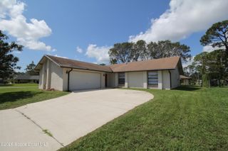 1300 Lamplighter Drive NW, Palm Bay, FL 32907