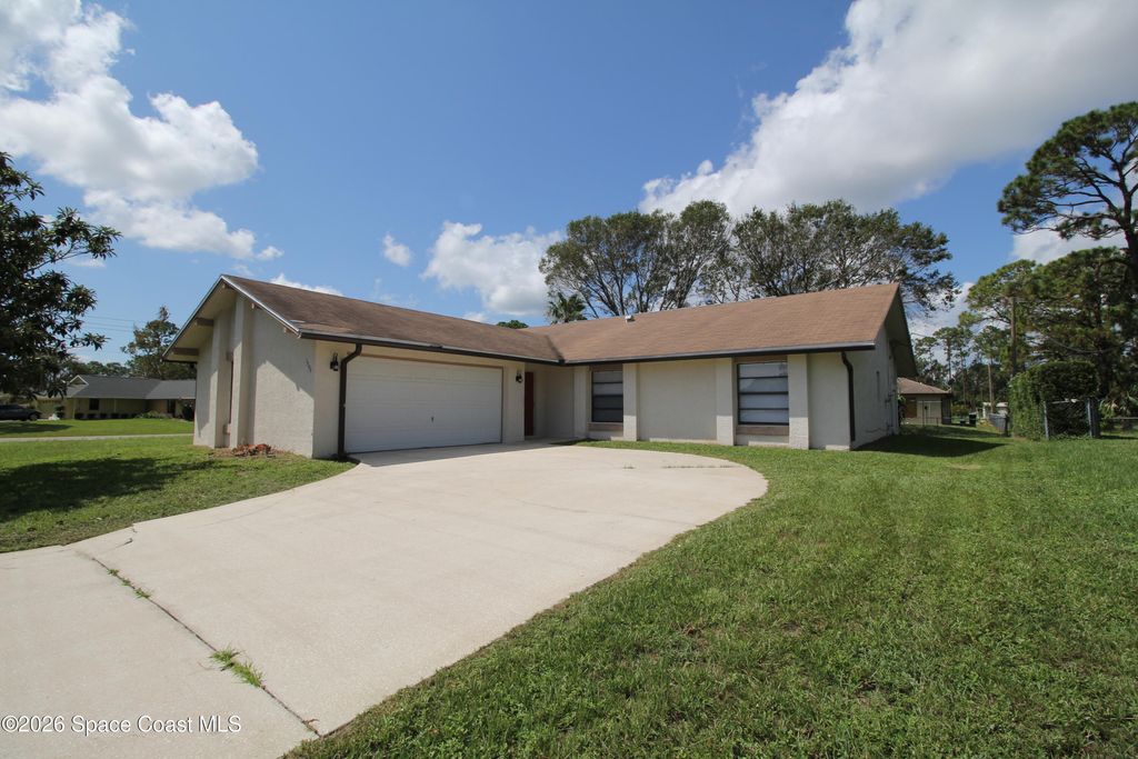 1300 Lamplighter Drive NW, Palm Bay, FL 32907