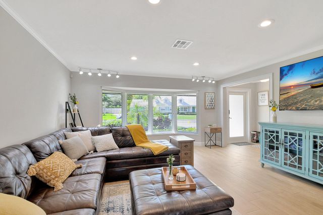 3616 SE 2nd Street, Boynton Beach, FL 33435