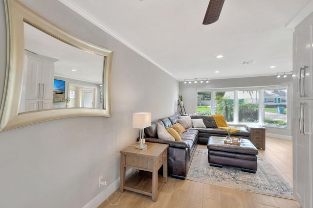 3616 SE 2nd Street, Boynton Beach, FL 33435