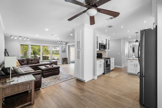 3616 SE 2nd Street, Boynton Beach, FL 33435