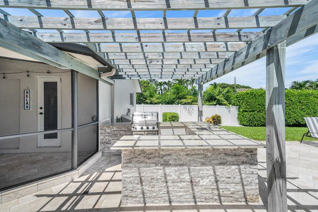 3616 SE 2nd Street, Boynton Beach, FL 33435