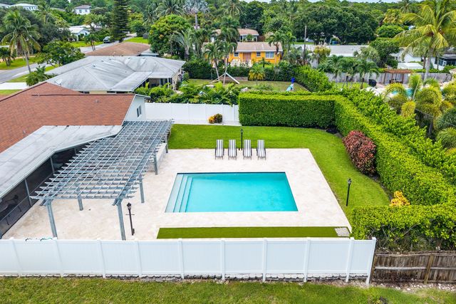 3616 SE 2nd Street, Boynton Beach, FL 33435