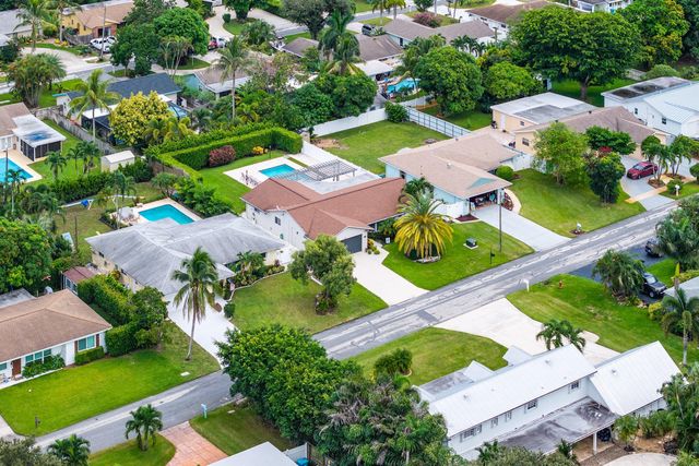 3616 SE 2nd Street, Boynton Beach, FL 33435