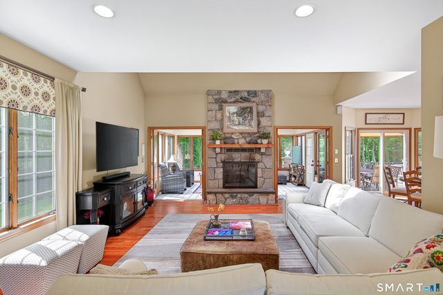 7 Huntington Lane, New Fairfield, CT 06812