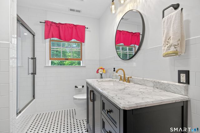 7 Huntington Lane, New Fairfield, CT 06812