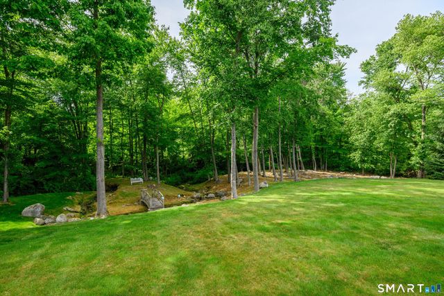7 Huntington Lane, New Fairfield, CT 06812