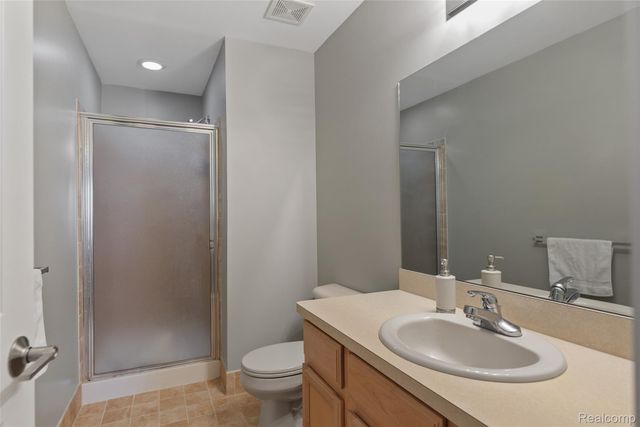 30210 Chesapeake Circle 360, Walled Lake, MI 48390