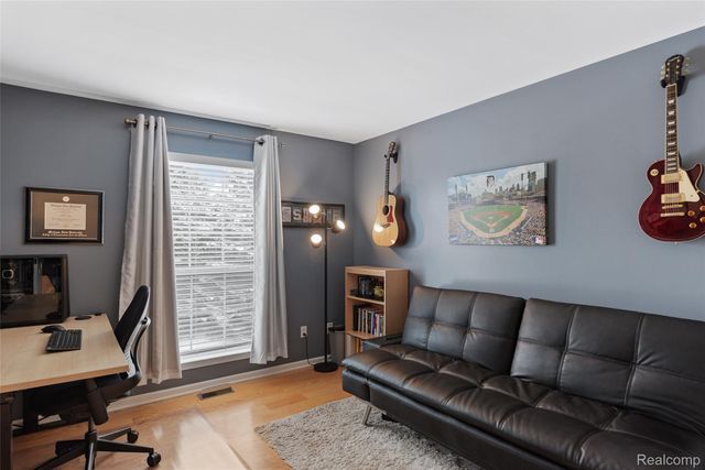 30210 Chesapeake Circle 360, Walled Lake, MI 48390