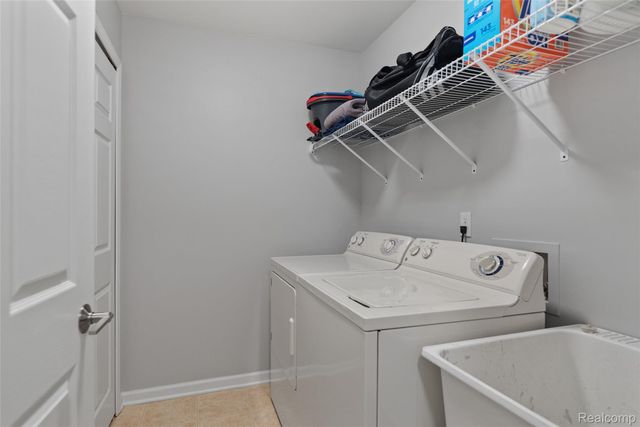 30210 Chesapeake Circle 360, Walled Lake, MI 48390