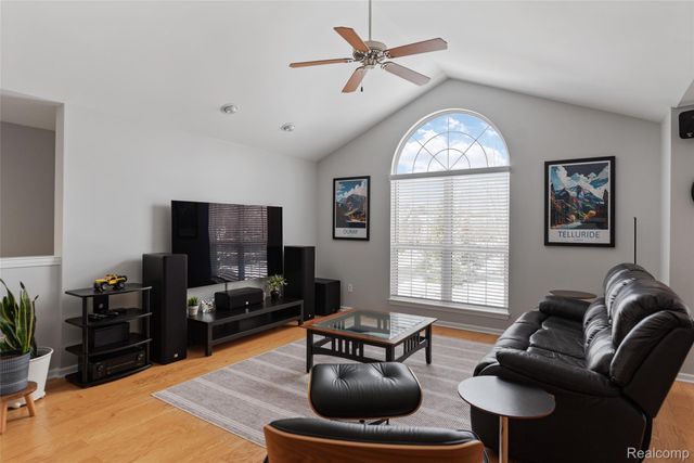 30210 Chesapeake Circle 360, Walled Lake, MI 48390