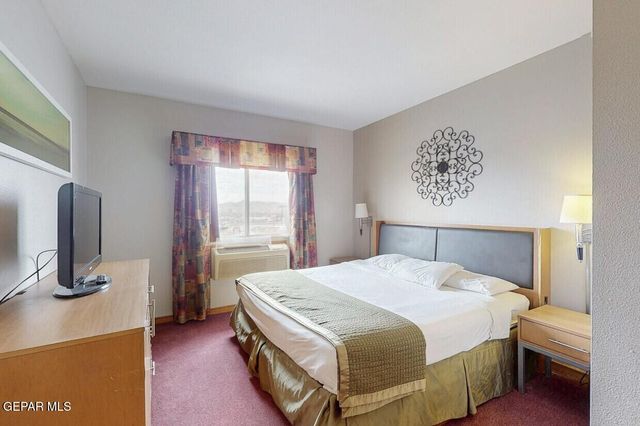 5640 E Paisano, El Paso, TX 79925