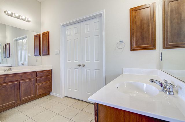 1610 Greenside DR, Round Rock, TX 78665