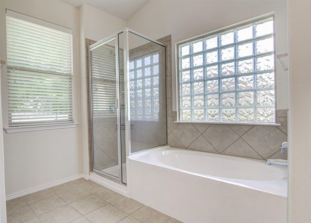 1610 Greenside DR, Round Rock, TX 78665