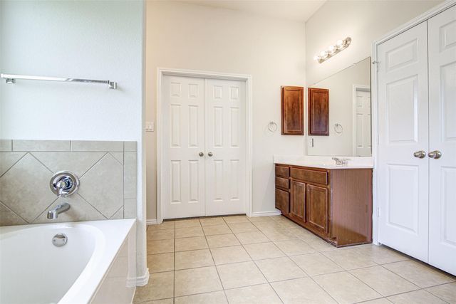 1610 Greenside DR, Round Rock, TX 78665